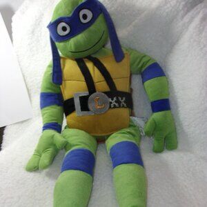 T-180 TMNT "MUTANT MAYHEM" LEONARDO PILLOW BUDDY
